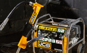 FREE JCB OVERALLS WHEN YOU PURCHASE A JCB BEAVER KIT FROM DENNISON JCB